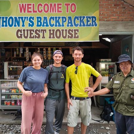 Jhony'S Backpacker-Guest House Only Stay Here Book Treking With Us บูกิตลาวัง ภายนอก รูปภาพ