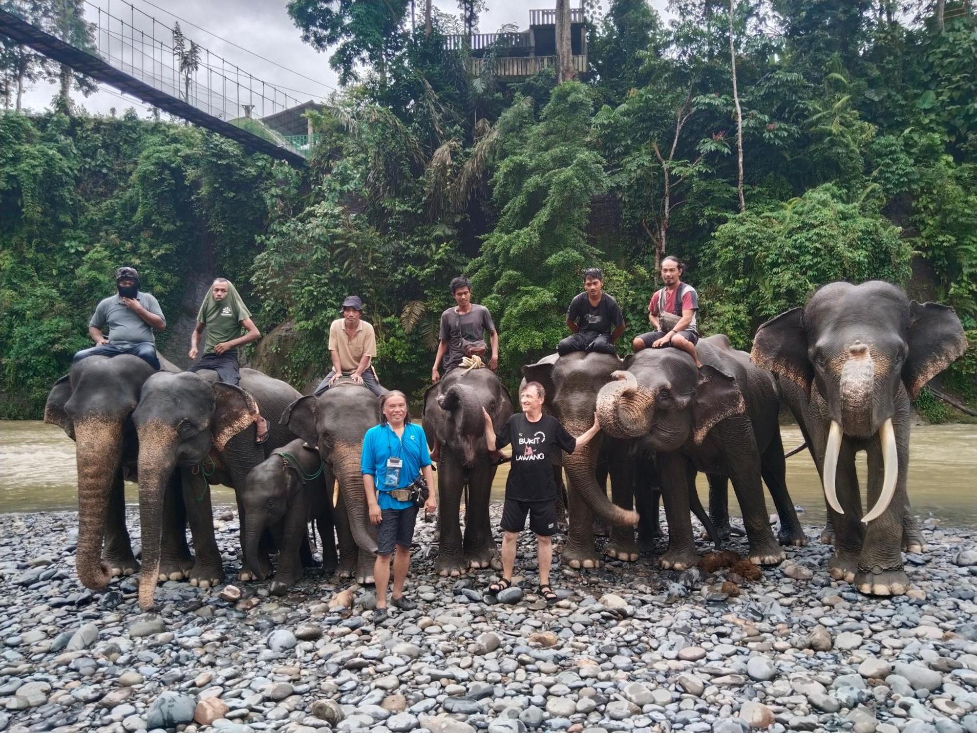 Jhony'S Backpacker-Guest House Only Stay Here Book Treking With Us บูกิตลาวัง ภายนอก รูปภาพ