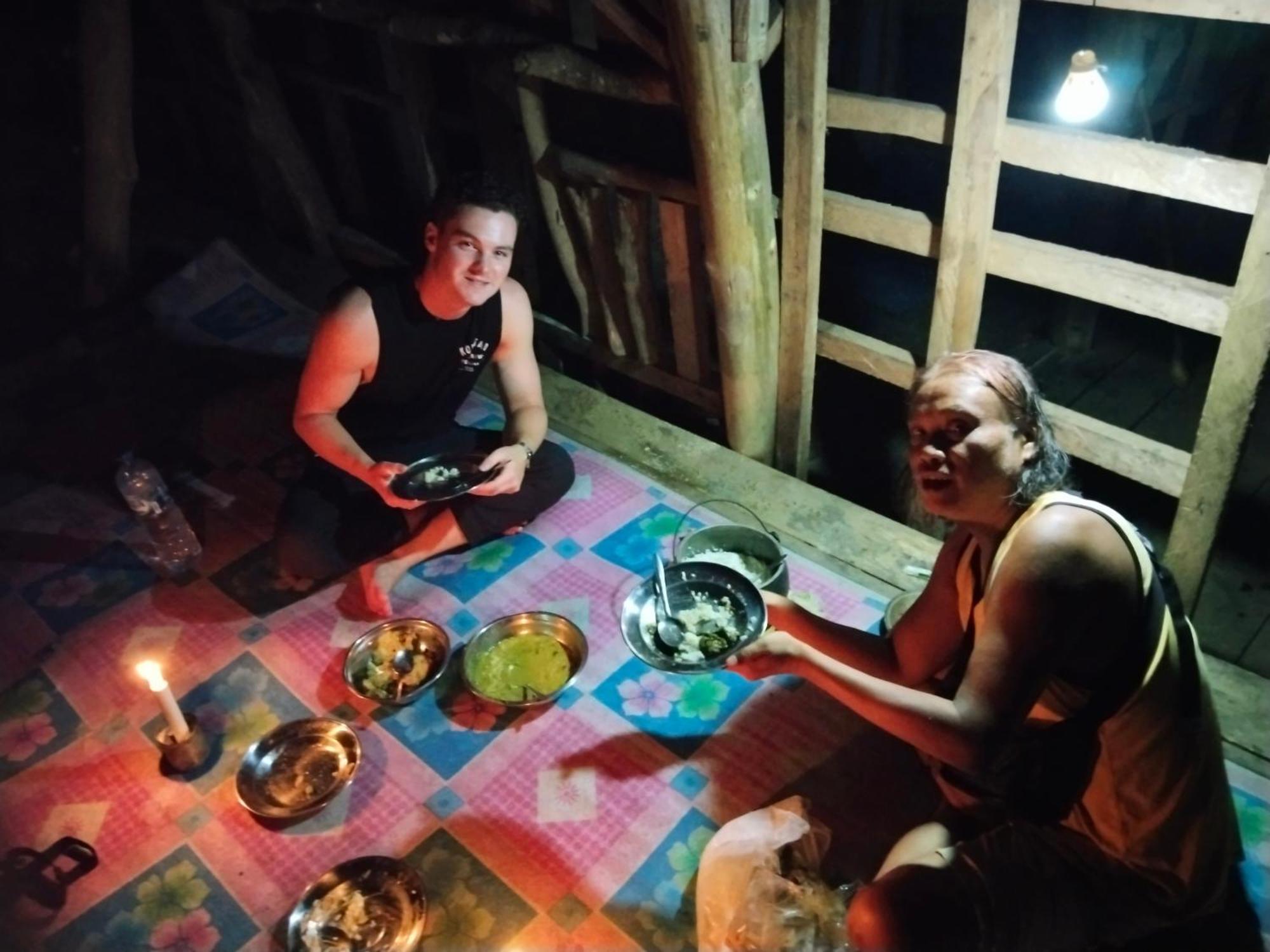 Jhony'S Backpacker-Guest House Only Stay Here Book Treking With Us บูกิตลาวัง ภายนอก รูปภาพ