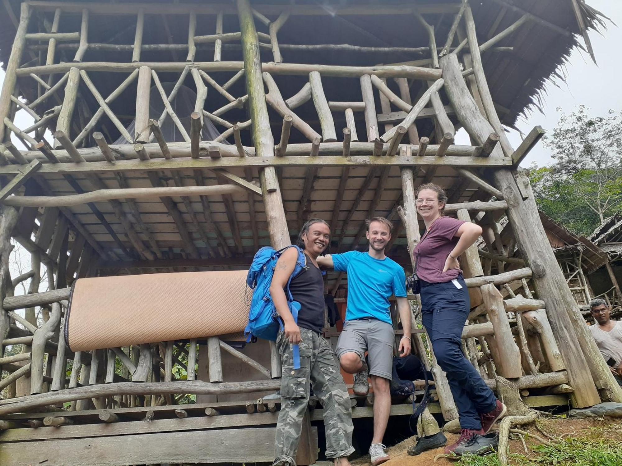 Jhony'S Backpacker-Guest House Only Stay Here Book Treking With Us บูกิตลาวัง ภายนอก รูปภาพ