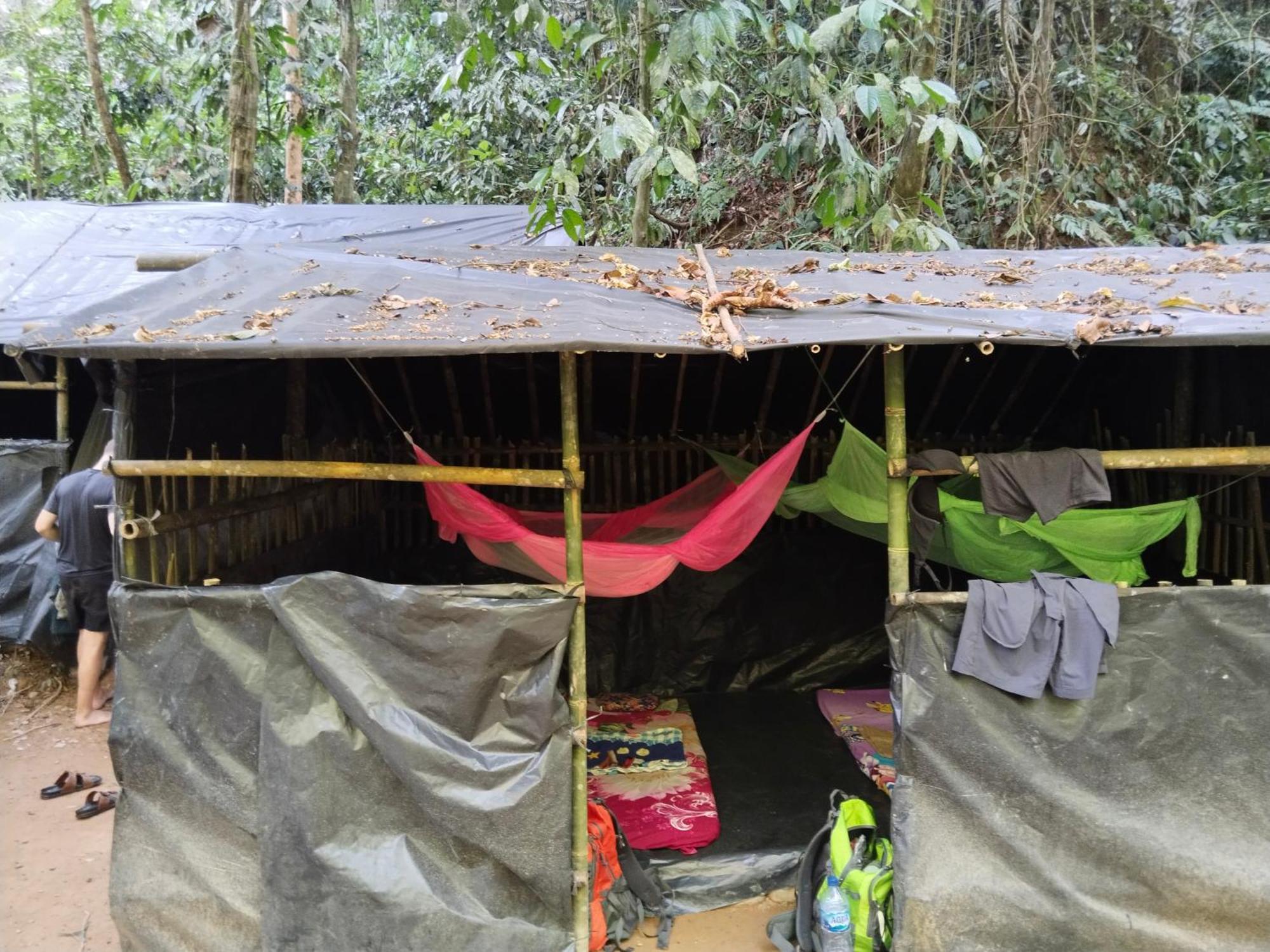 Jhony'S Backpacker-Guest House Only Stay Here Book Treking With Us บูกิตลาวัง ภายนอก รูปภาพ