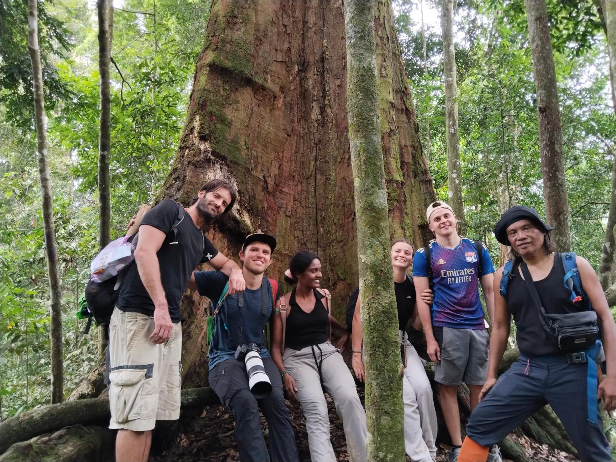Jhony'S Backpacker-Guest House Only Stay Here Book Treking With Us บูกิตลาวัง ภายนอก รูปภาพ
