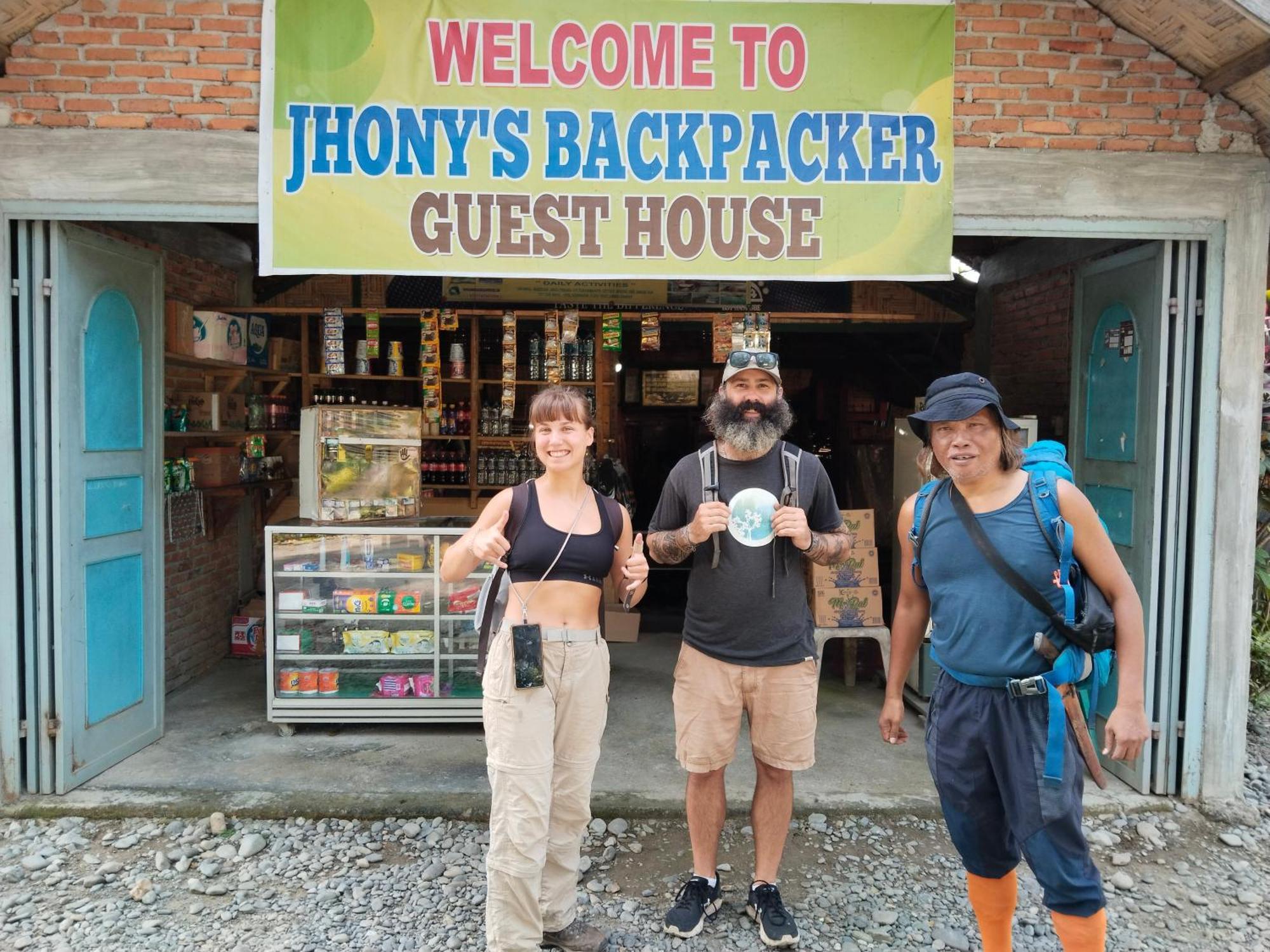 Jhony'S Backpacker-Guest House Only Stay Here Book Treking With Us บูกิตลาวัง ภายนอก รูปภาพ